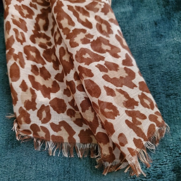 Scarves - Picture 6 of 6